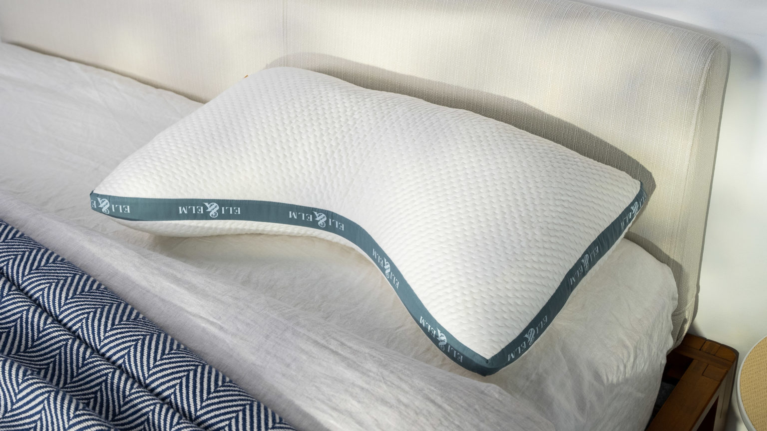 Best Pillows for Neck Pain - Best for Side Sleepers - Eli & Elm Cotton Side-Sleeper Pillow - 3